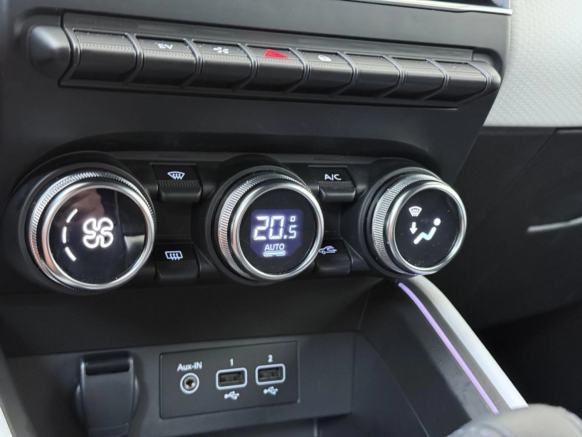Renault-Clio-image-22