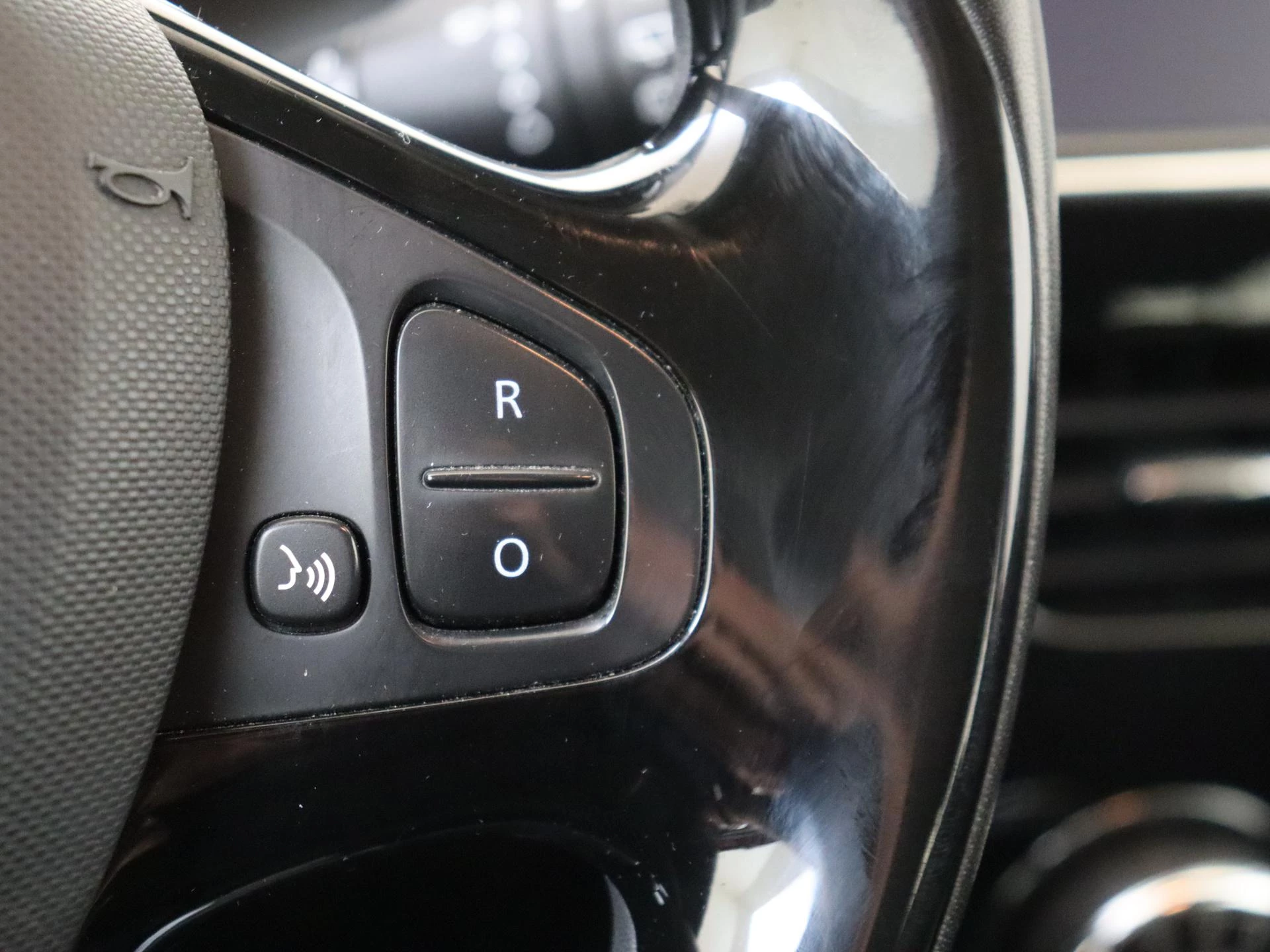 Renault-Clio-image-17