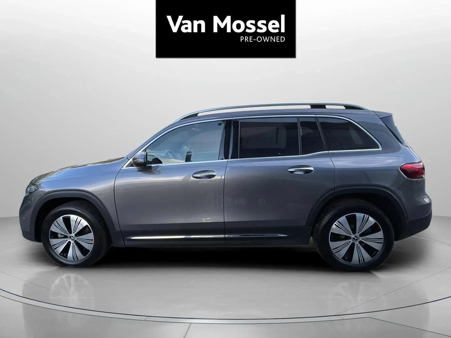 Mercedes-Benz-EQB-image-7