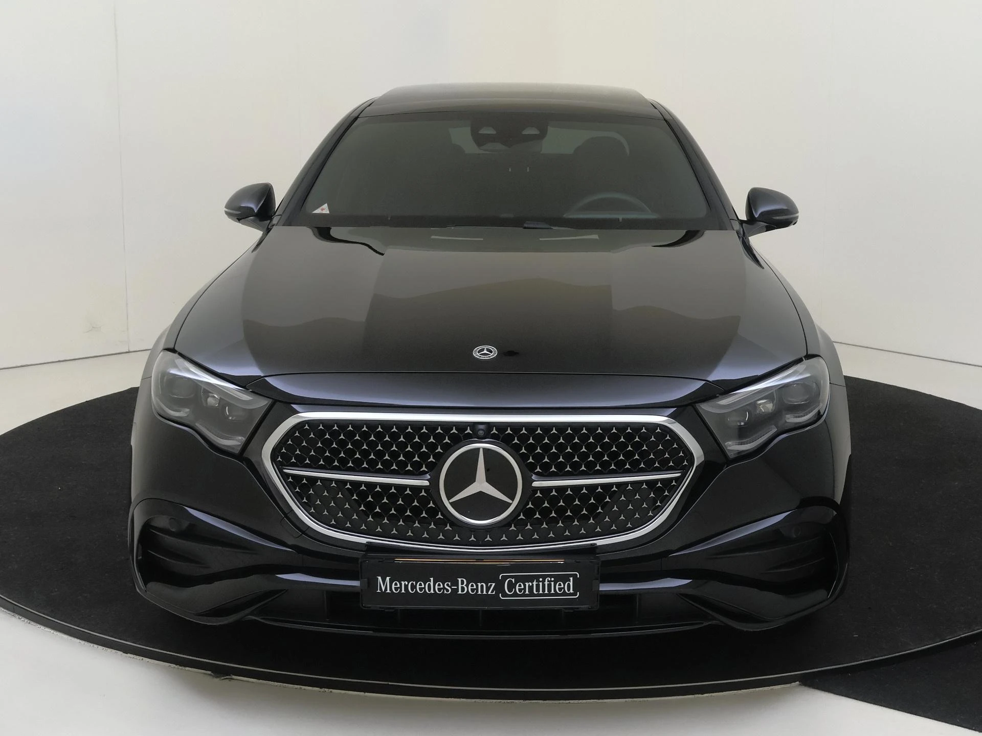 Mercedes-Benz-E-Klasse-image-6