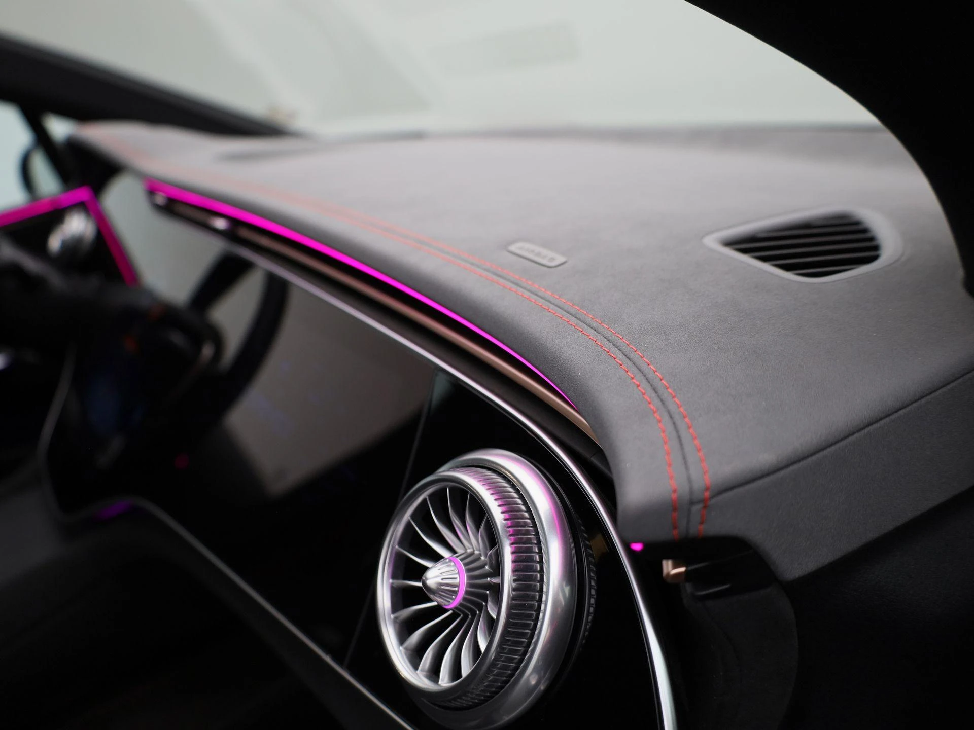 Mercedes-Benz-EQE-image-56