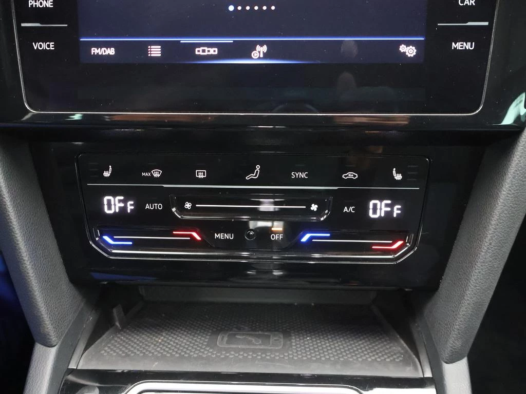 Volkswagen-Passat-image-21