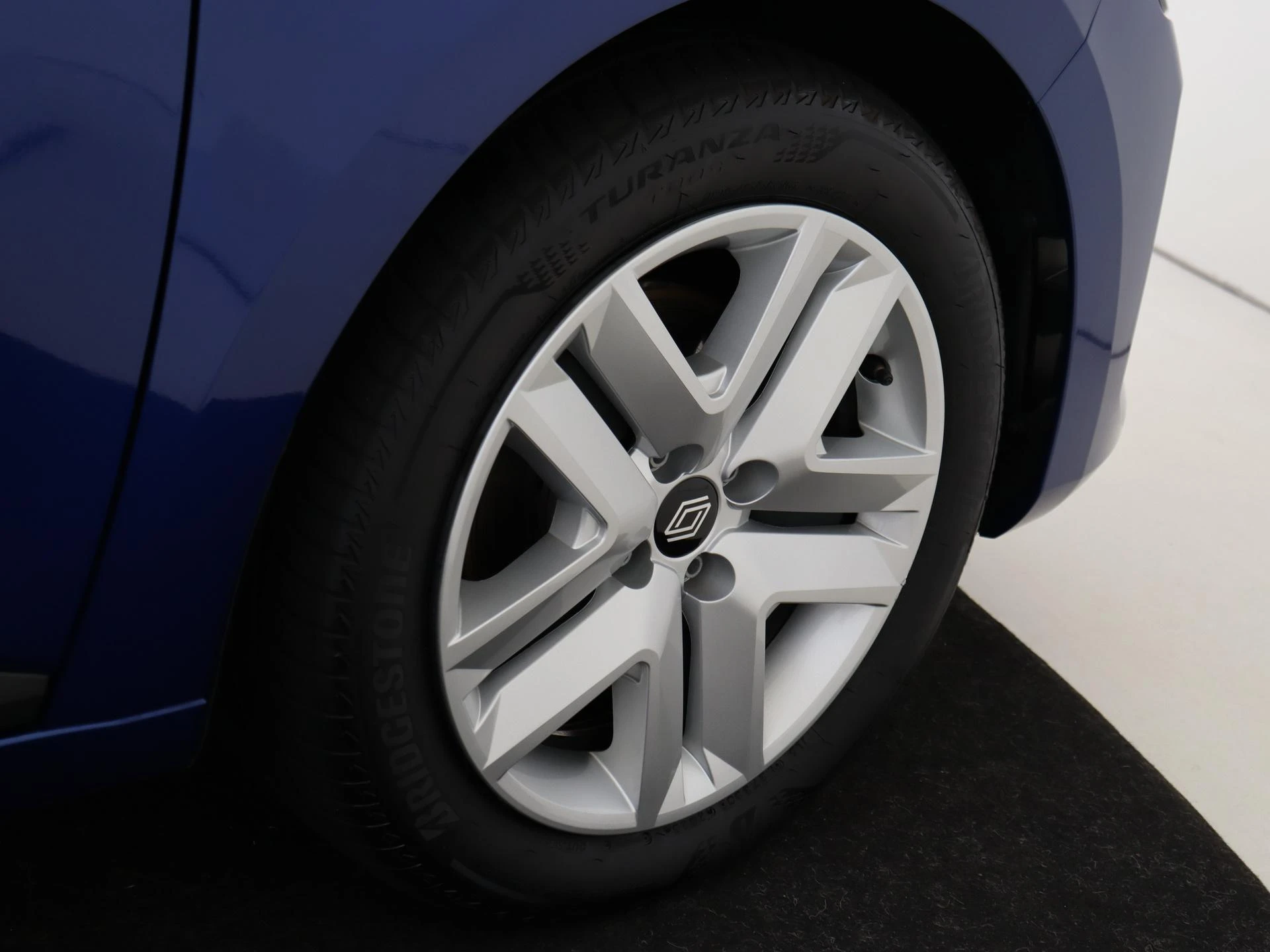 Renault-Clio-image-23
