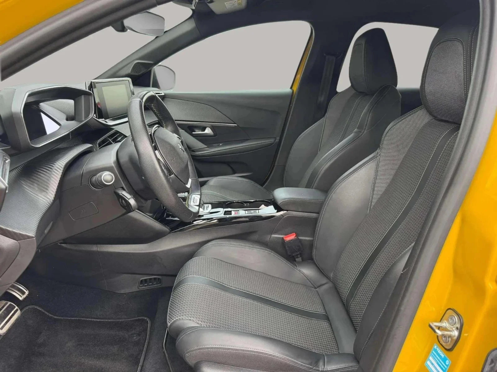 Peugeot-e-208-image-8