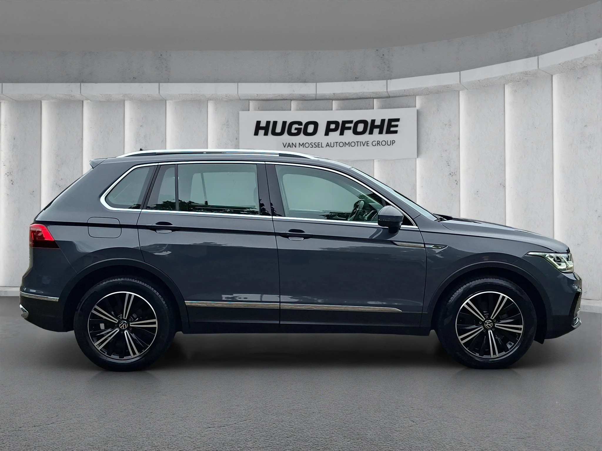 Volkswagen Tiguan Elegance 2.0 TDI LED | AHK | ACC | PDC | SHZ | LMF | Navi