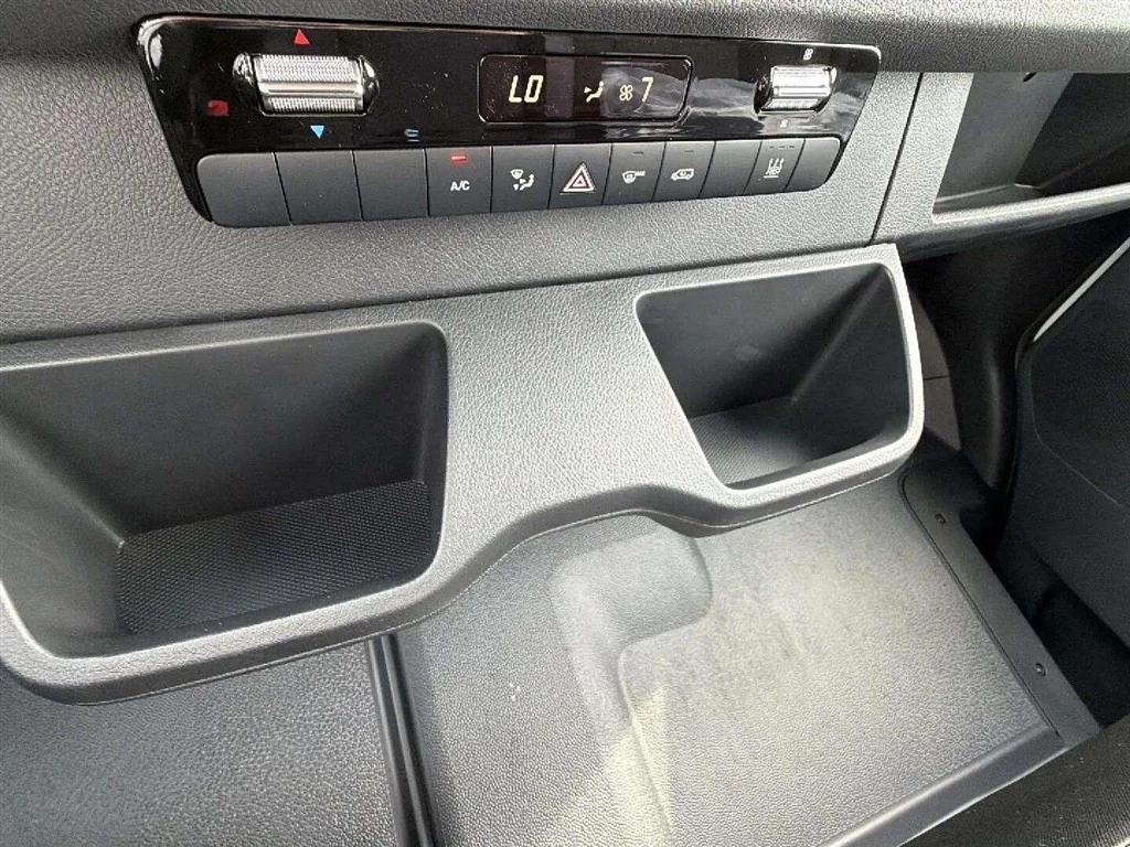 Mercedes-Benz-Sprinter-image-27