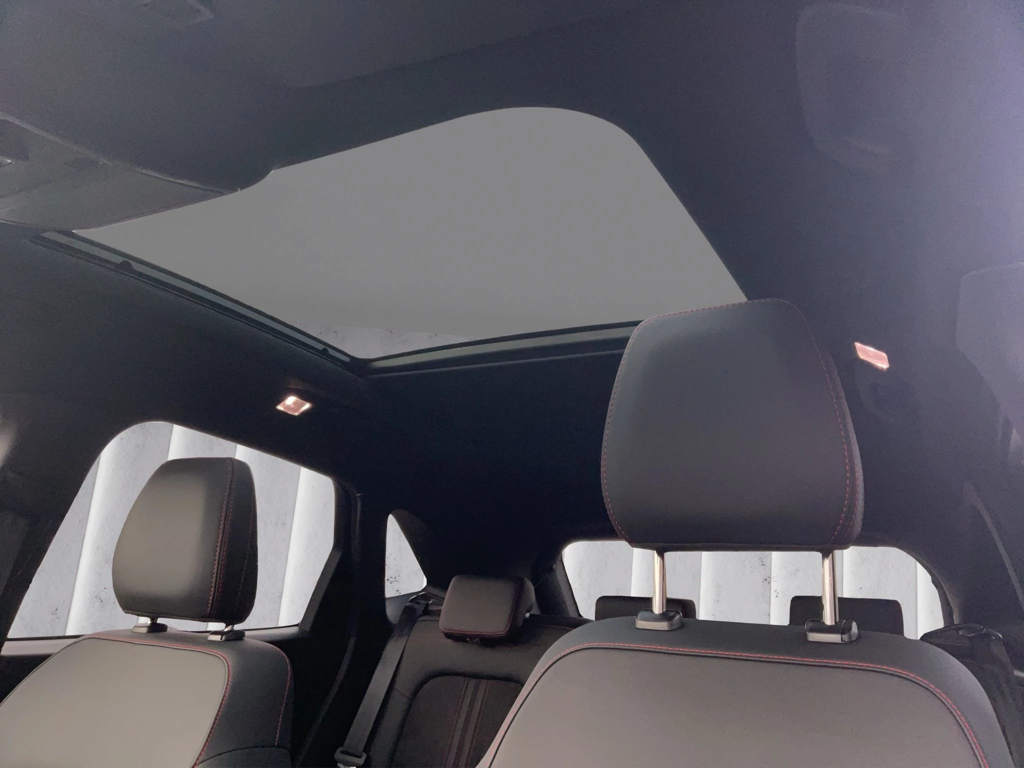 Ford Kuga ST-Line X Aut.*PANO*AHK*360GRAD*LED-MATRIX*NAVI*GRA*WINTER-PKT.