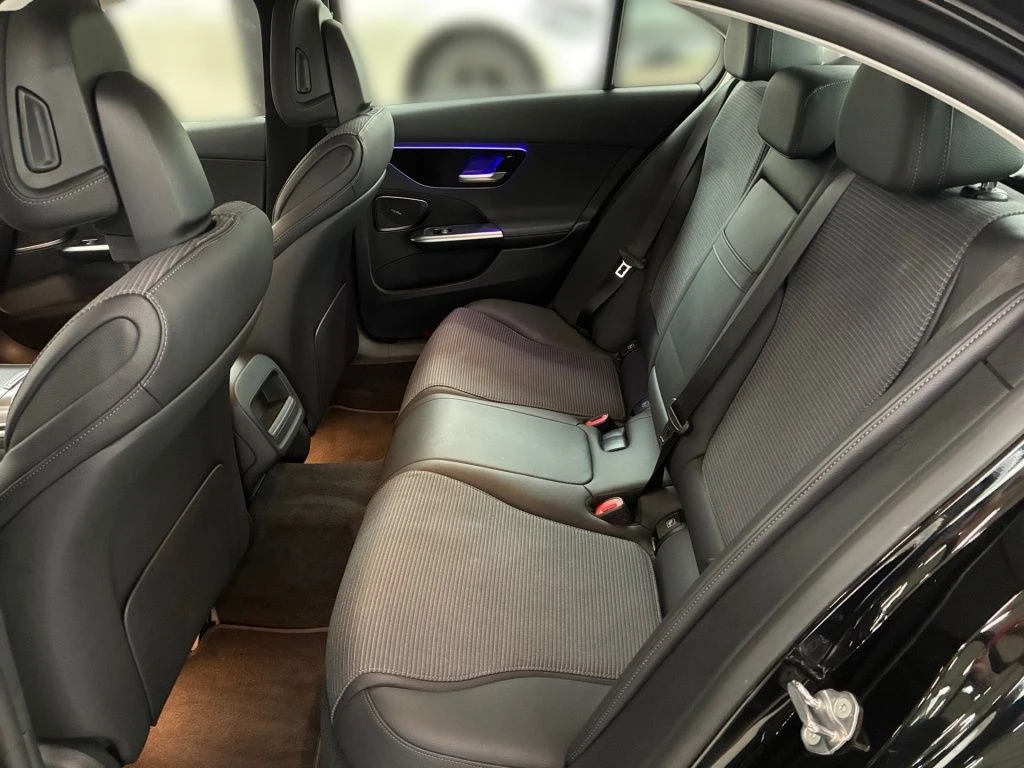 Mercedes-Benz-C-Klasse 200 d-image-9