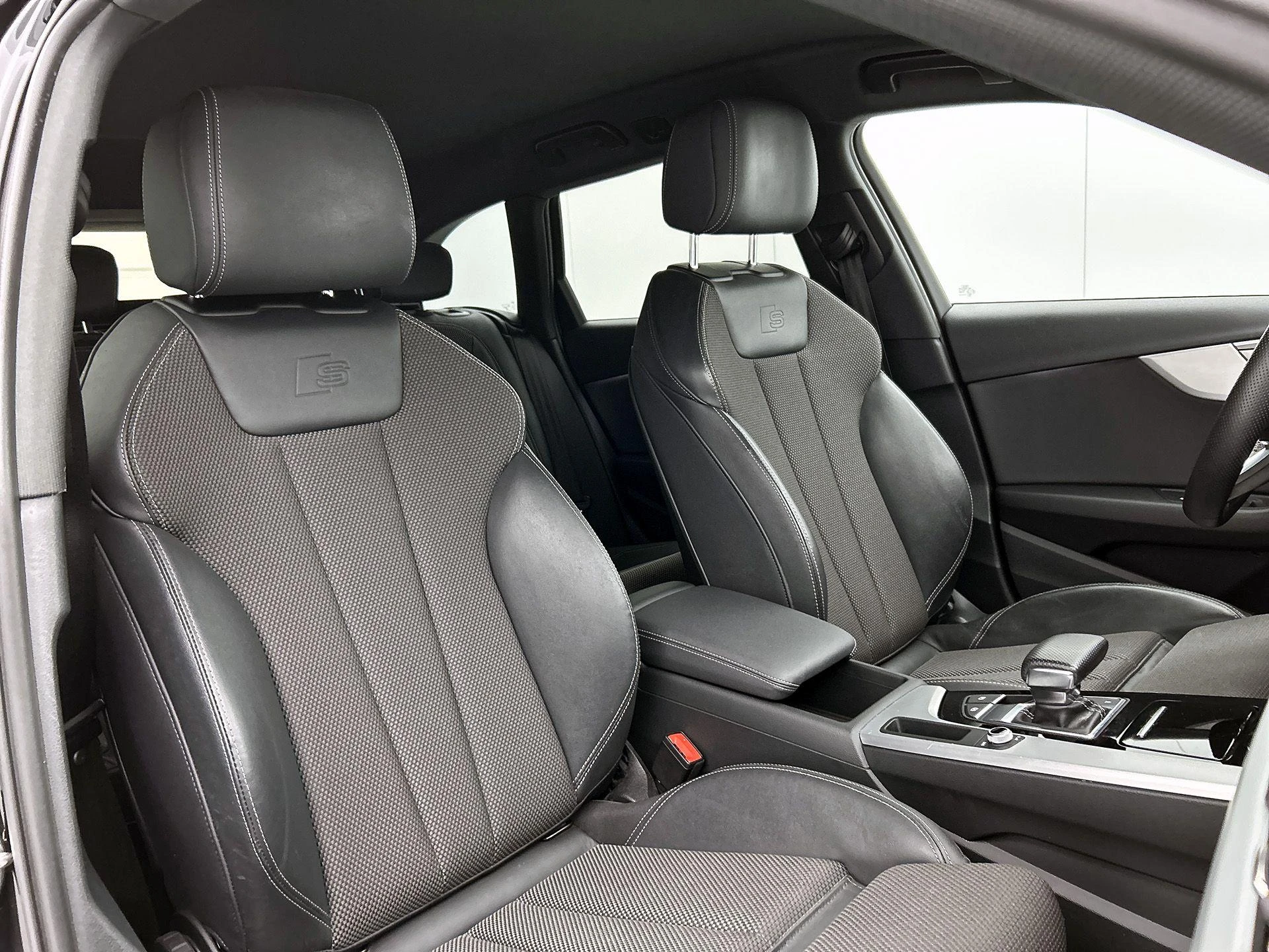 Audi A4 Avant 40 TFSI quattro S edition Competition