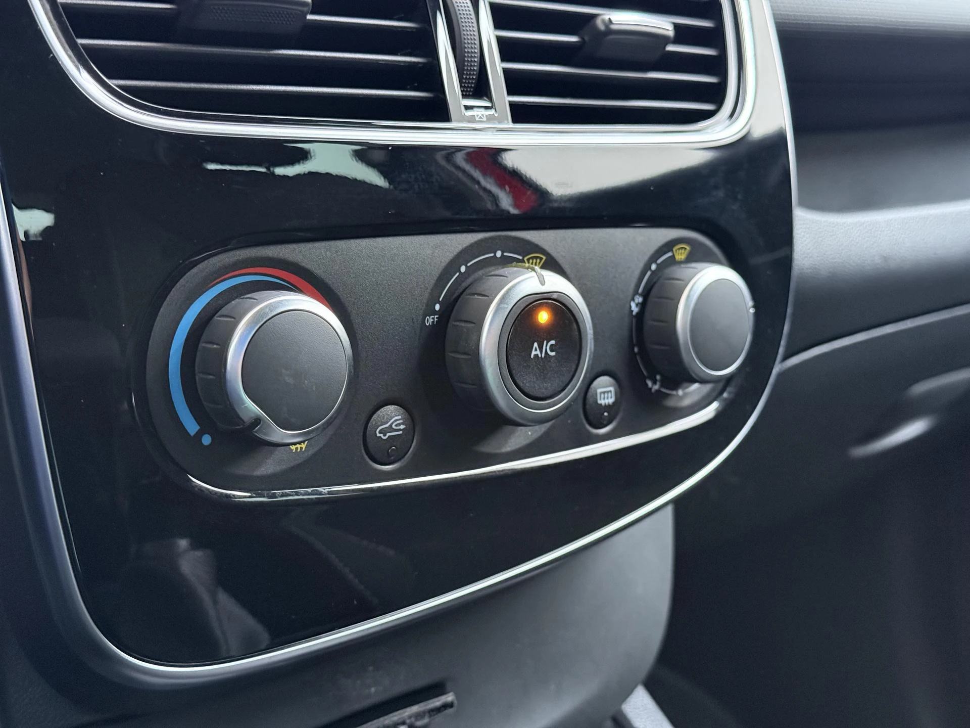 Renault-Clio-image-32