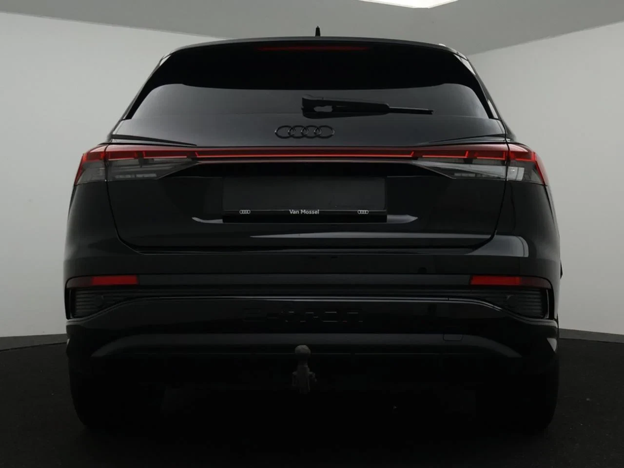 Audi-Q4 e-tron-image-3