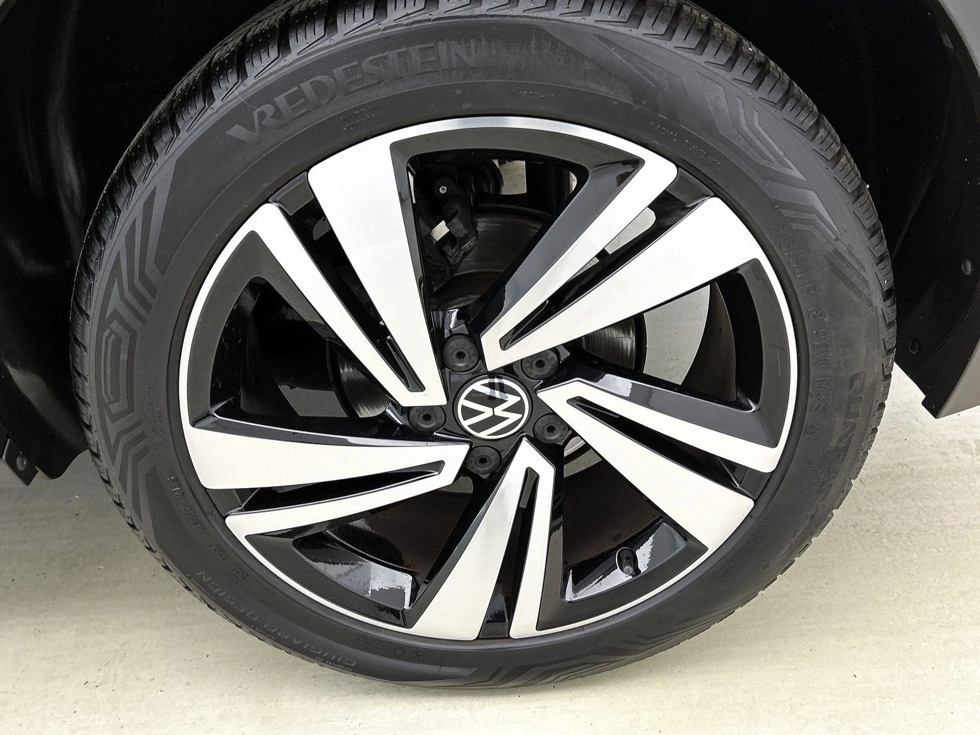 Volkswagen T-Roc 1.5 TSI R-Line | 150 PK |