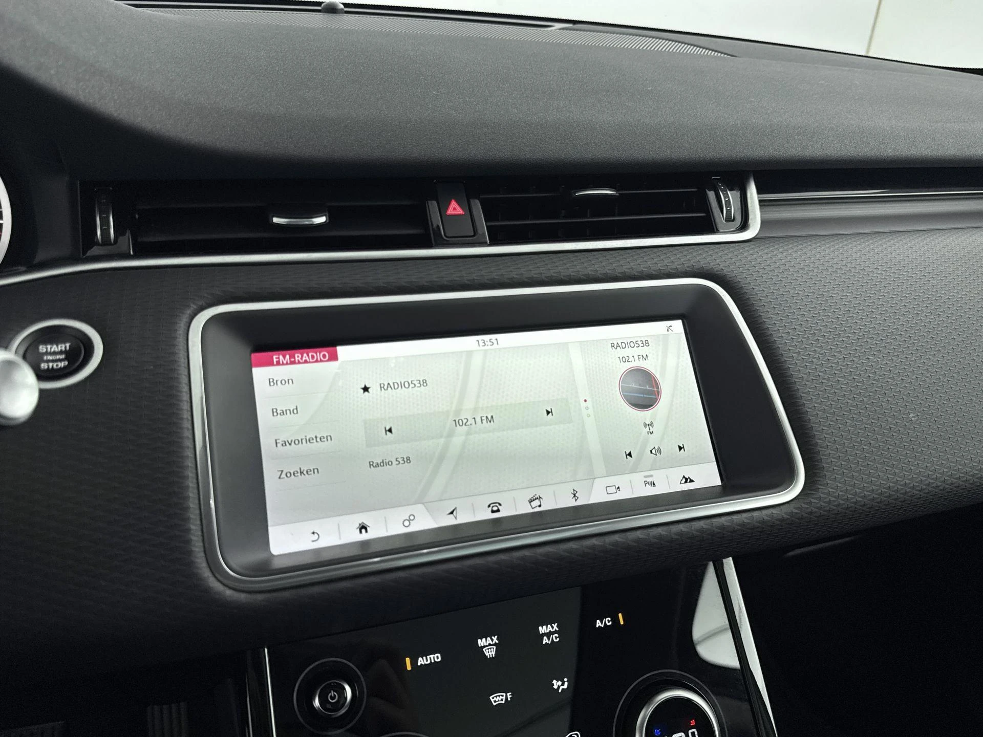 Land Rover-Range Rover Evoque-image-6