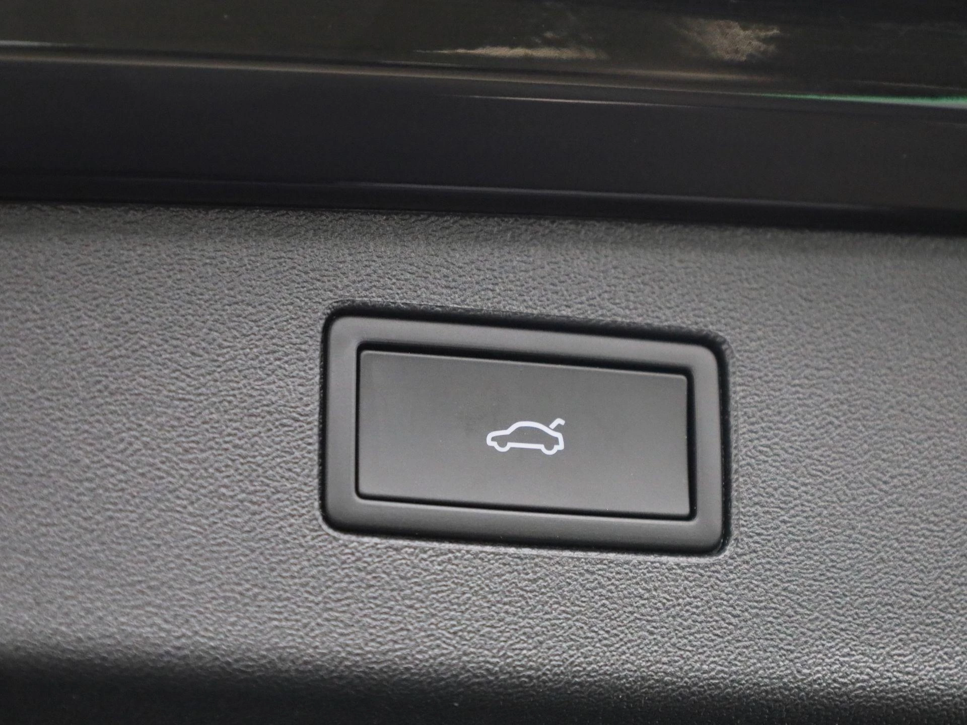 Volkswagen-Tiguan-image-14