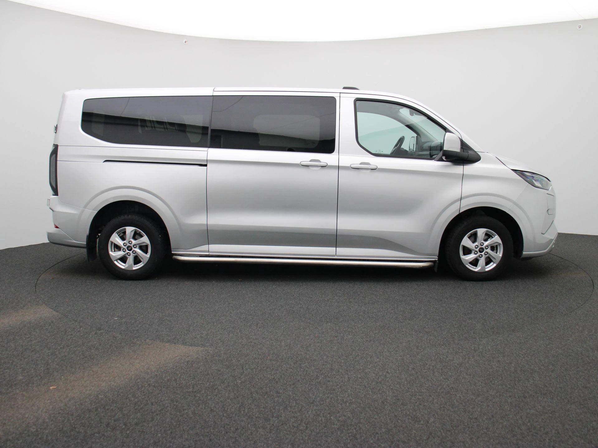 Ford-Transit Custom-image-5