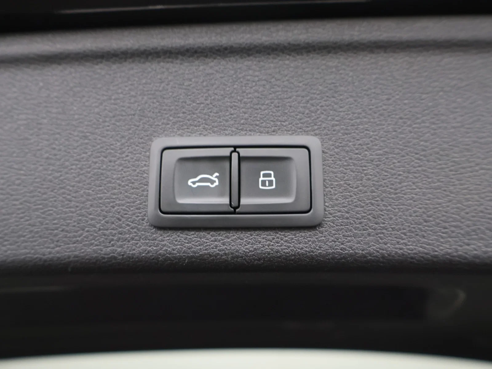 Audi A4 Avant 35TFSI Business Edition *AUTOMAAT*PDC*NAVI*CRUISE*ZETELVERWARMING*BLTH*...*