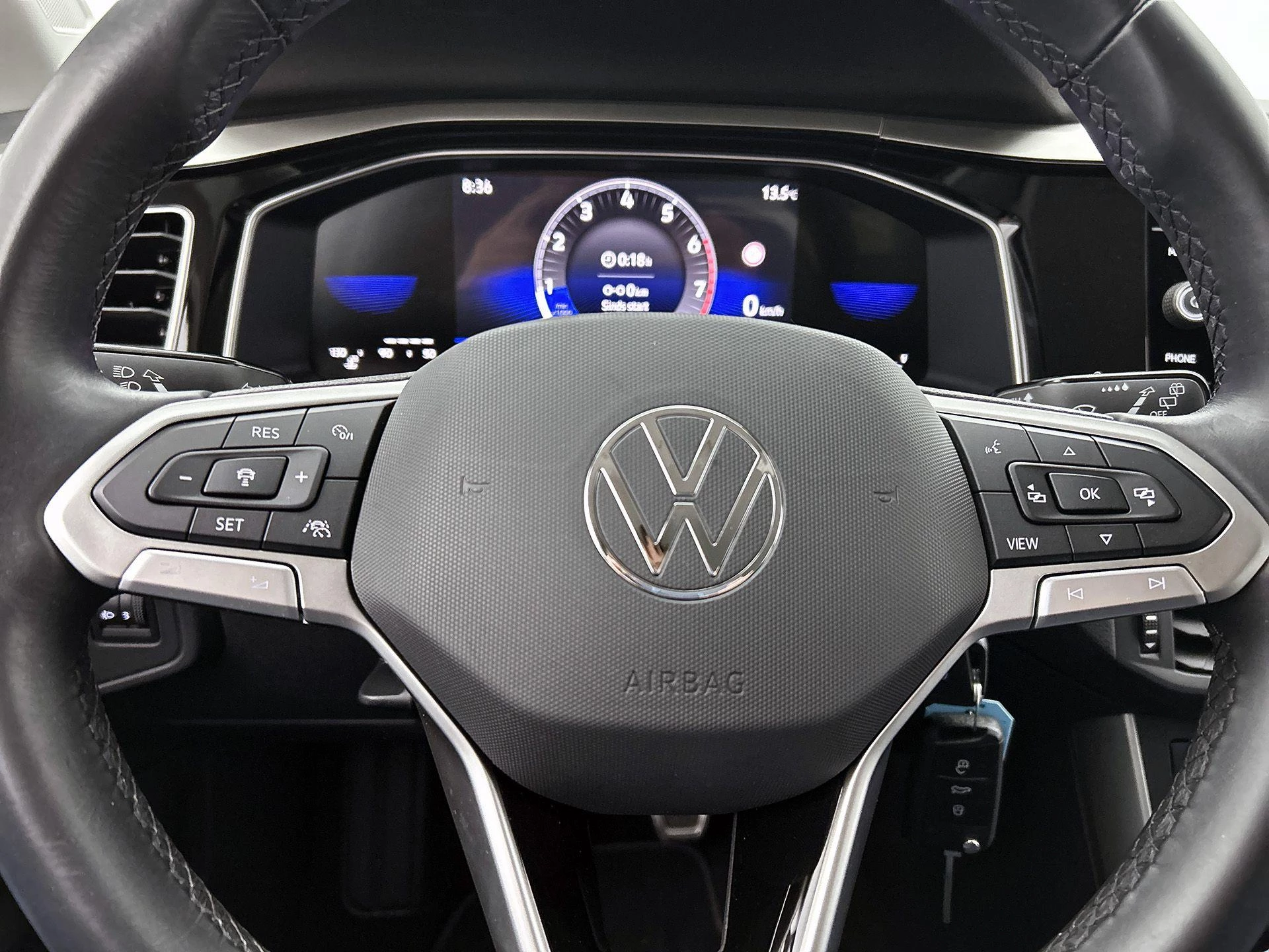 Volkswagen-Polo-image-32