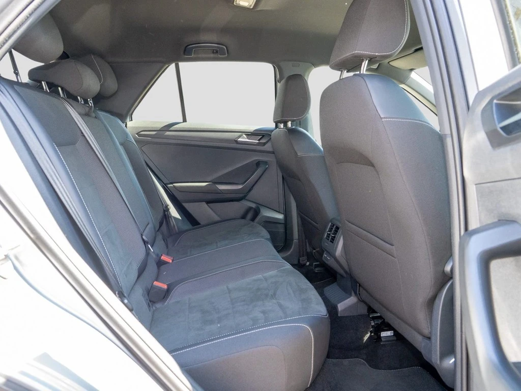 Volkswagen-T-Roc-image-10