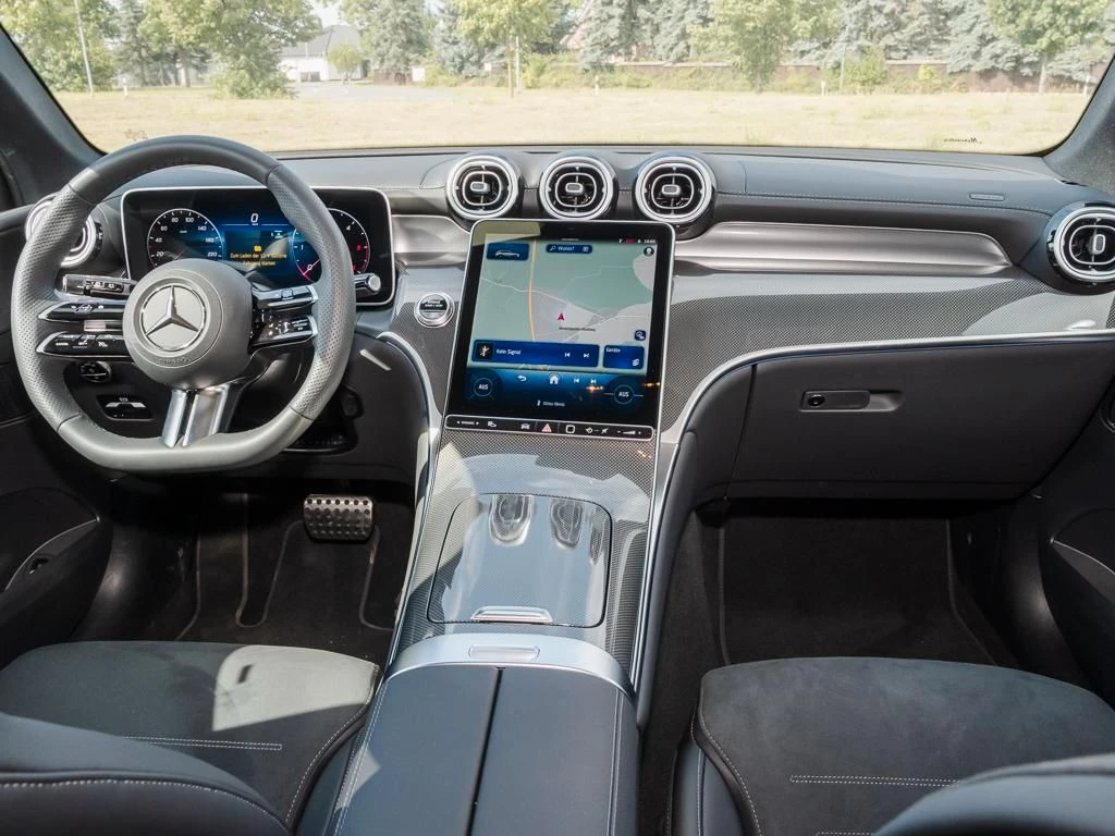 Mercedes-Benz-GLC 300 d-image-13