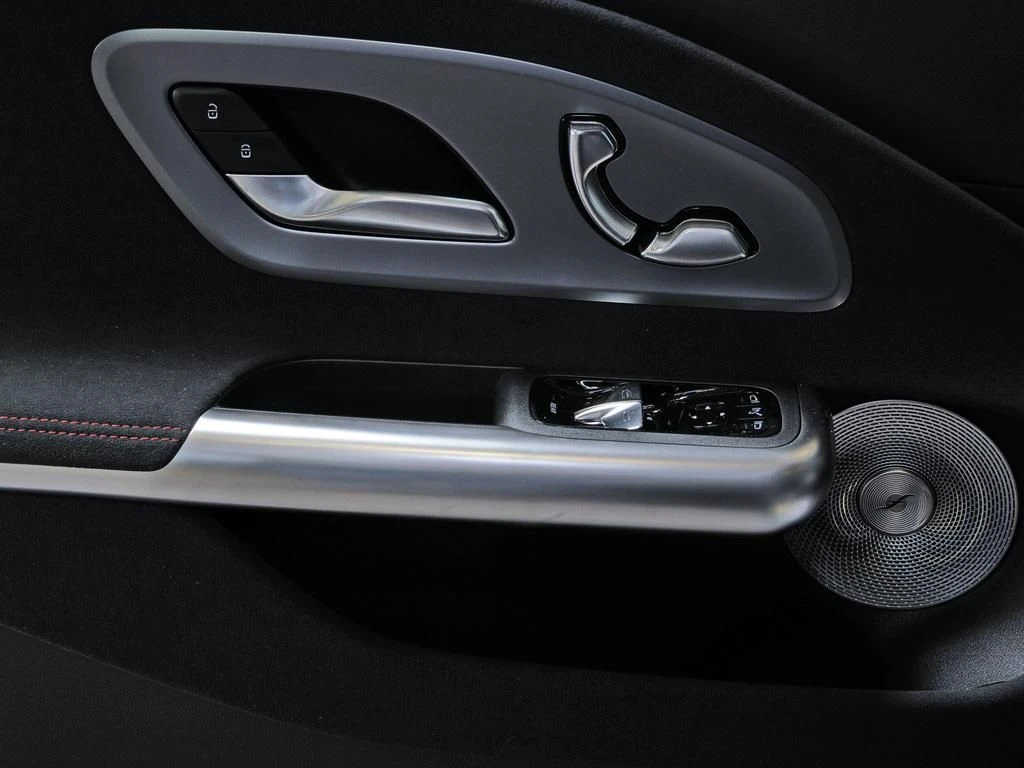 Mercedes-Benz-CLA 200-image-7