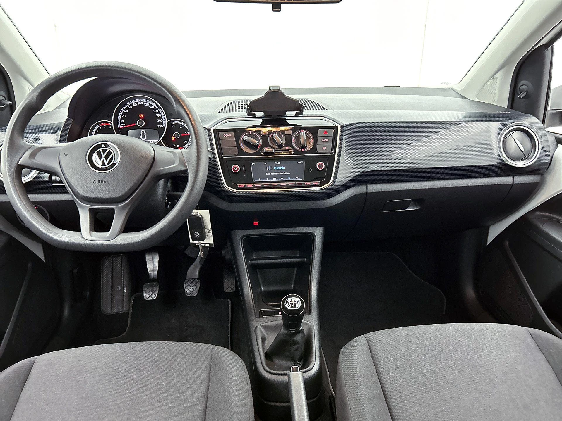 Volkswagen-up!-image-20