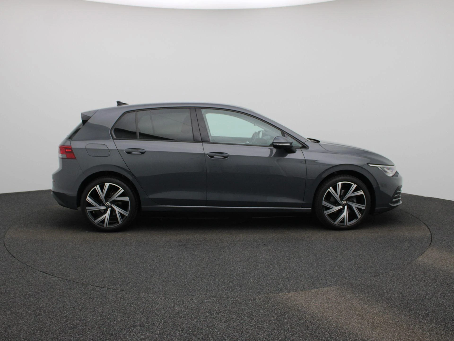 Volkswagen-Golf-image-5