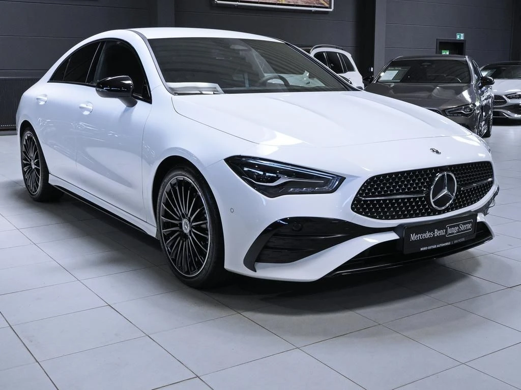 Mercedes-Benz-CLA 200-image-4