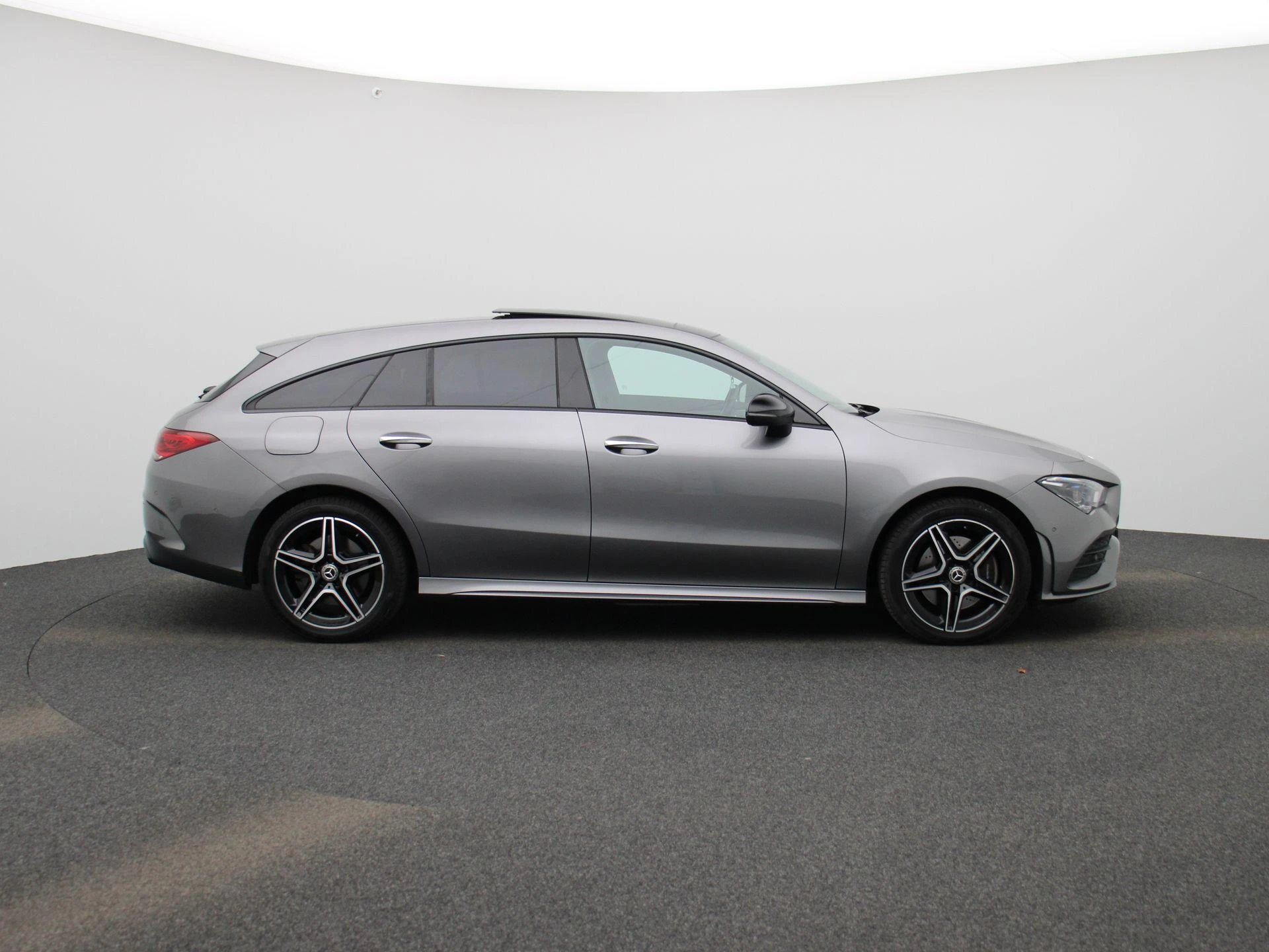 Mercedes-Benz-CLA-image-5