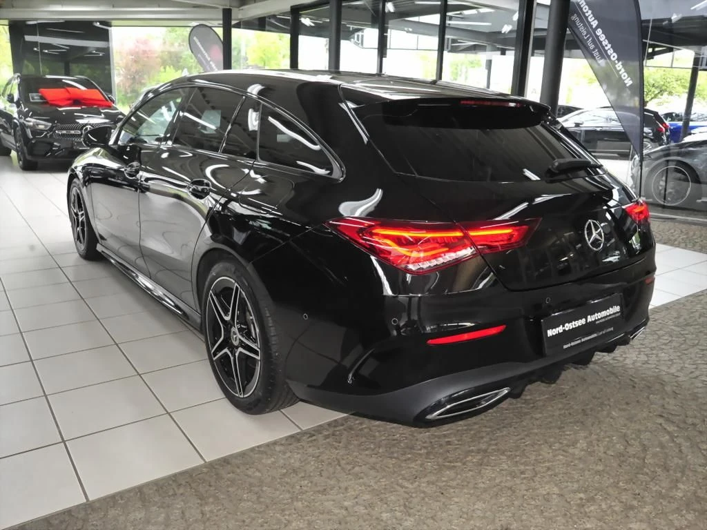 Mercedes-Benz-CLA 220 d-image-5