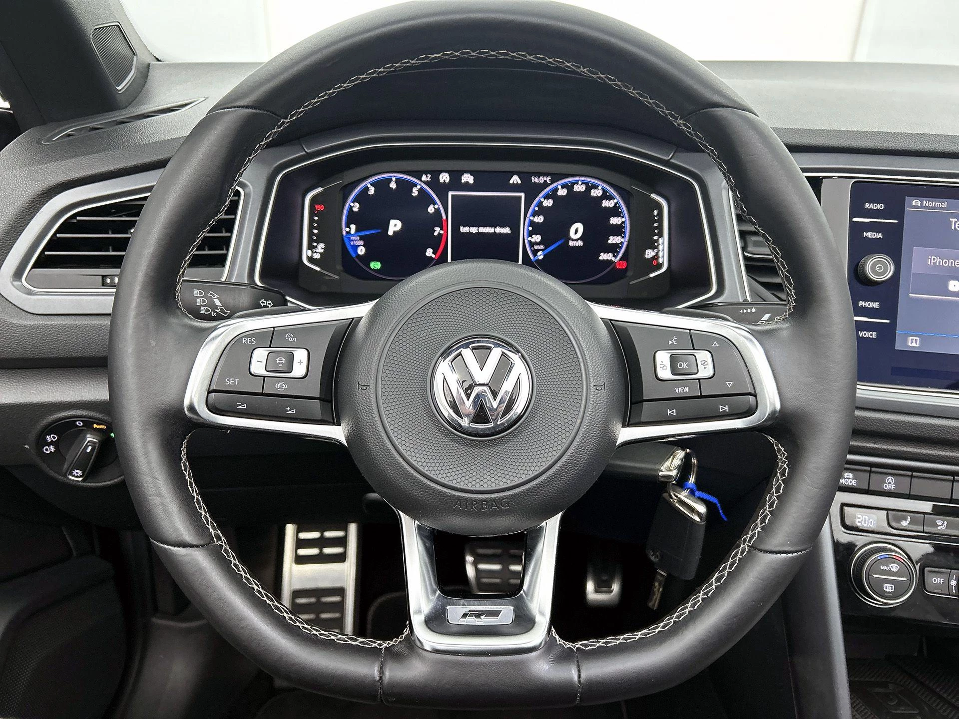 Volkswagen-T-Roc-image-28