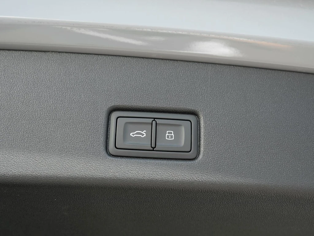 Audi Q4 e-tron 35 Navi ACC Panorama Kamera ACC PDC+