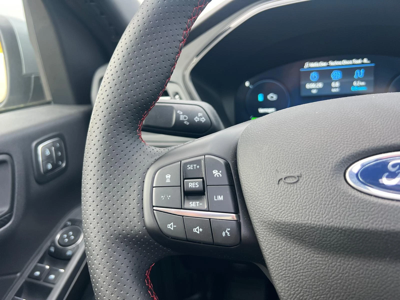 Ford-Kuga-image-11