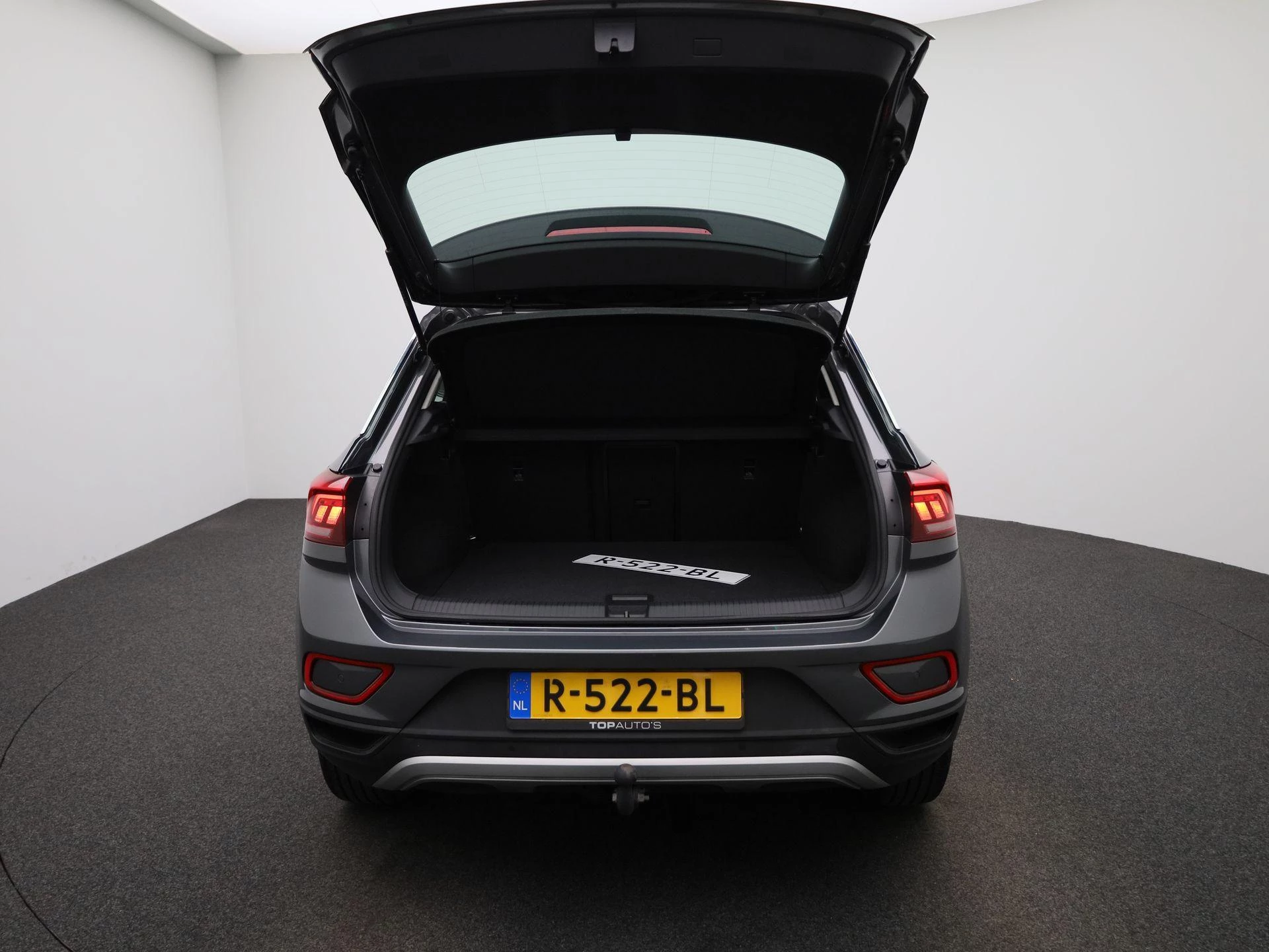 Volkswagen-T-Roc-image-10
