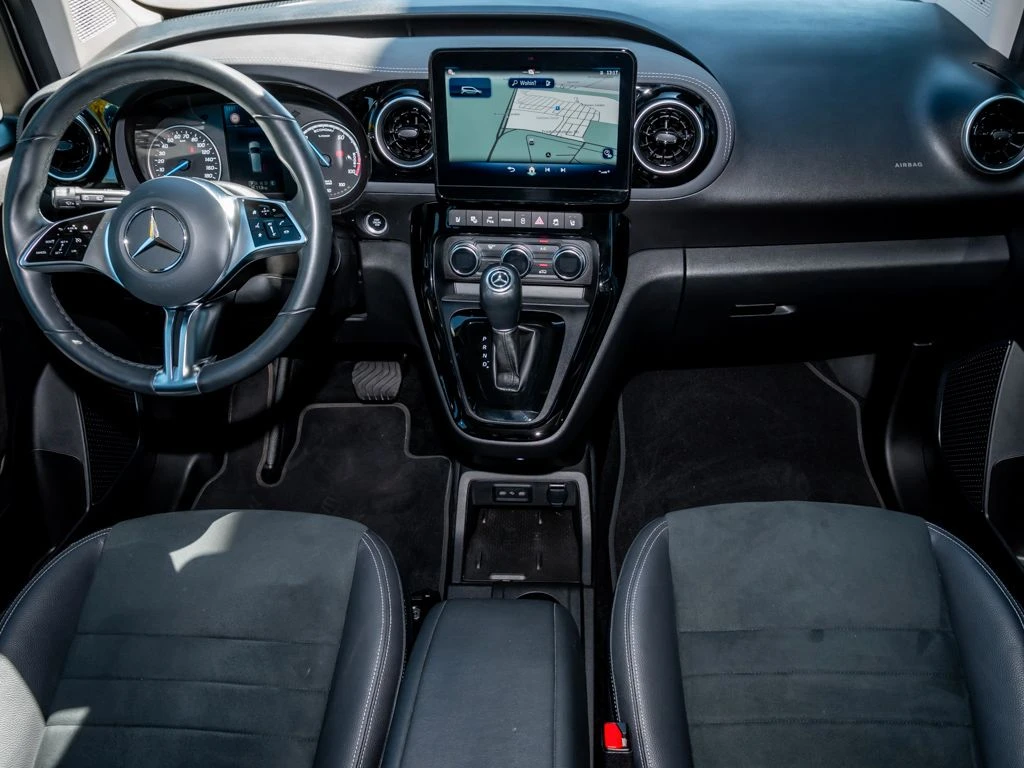 Mercedes-Benz-EQT 200-image-12