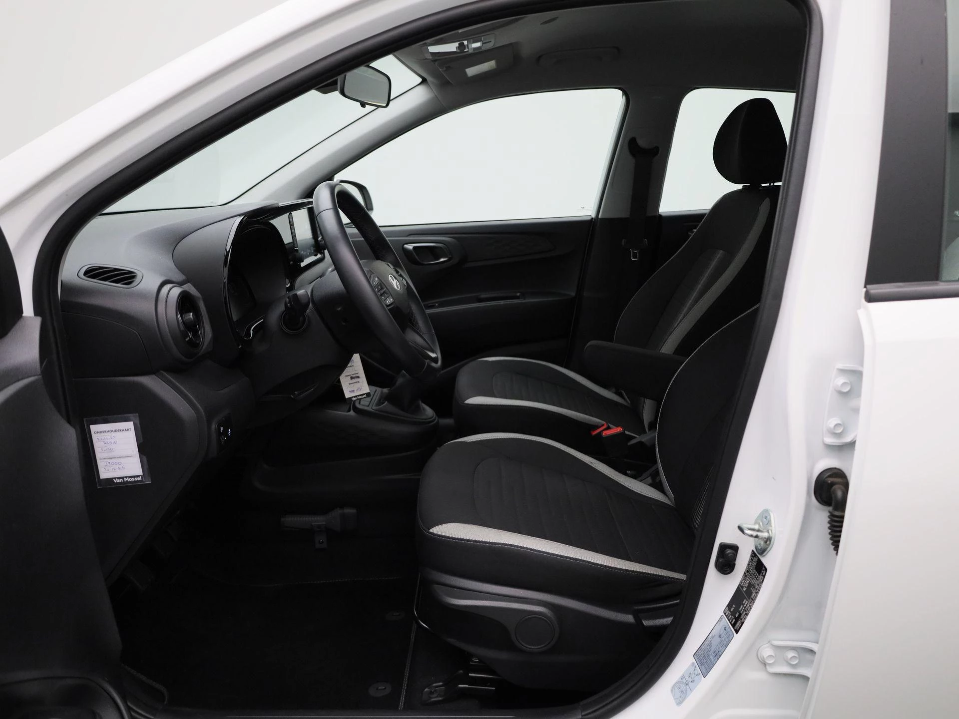 Hyundai-i10-image-8