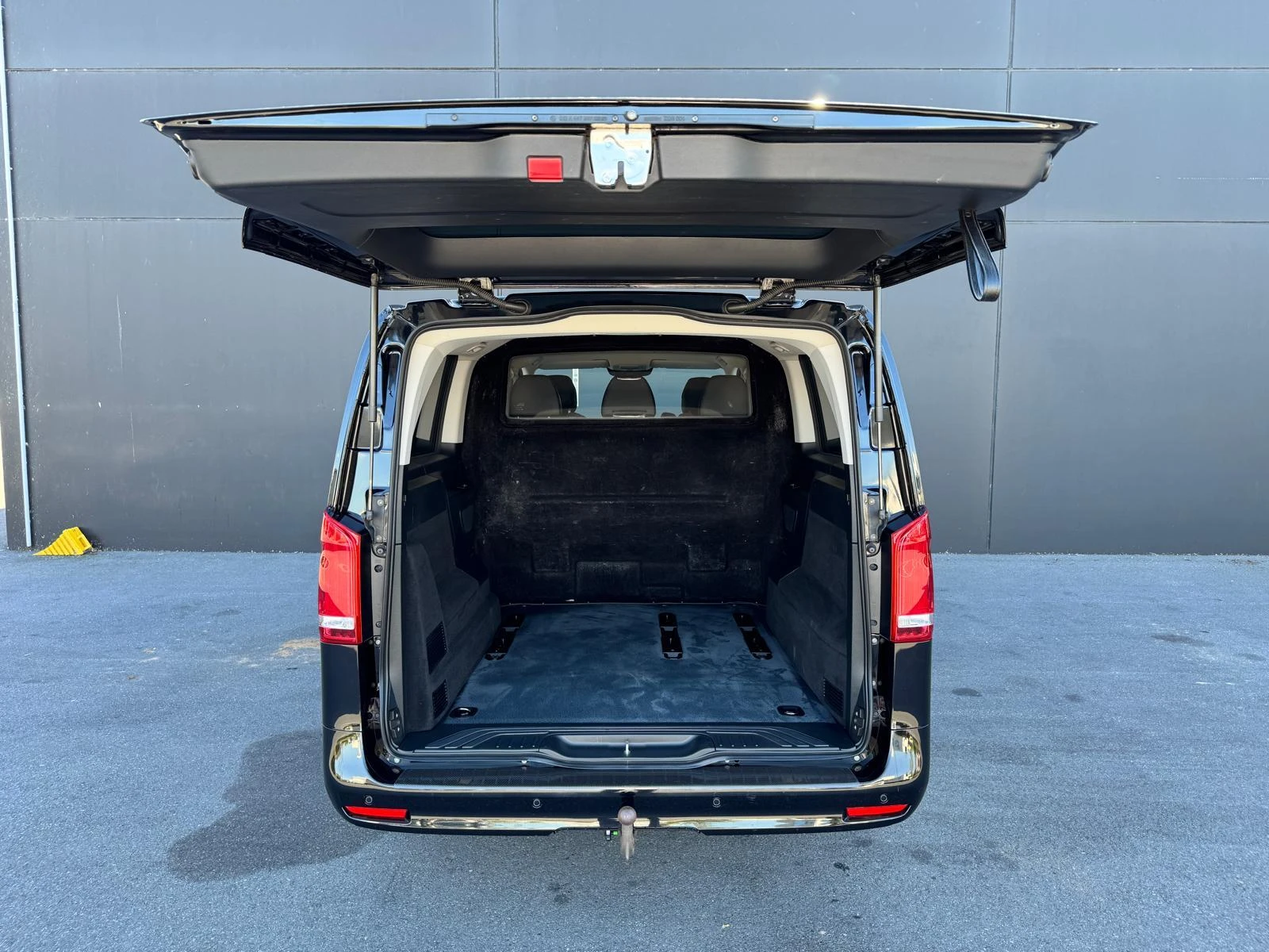 Mercedes-Benz-Vito-image-5