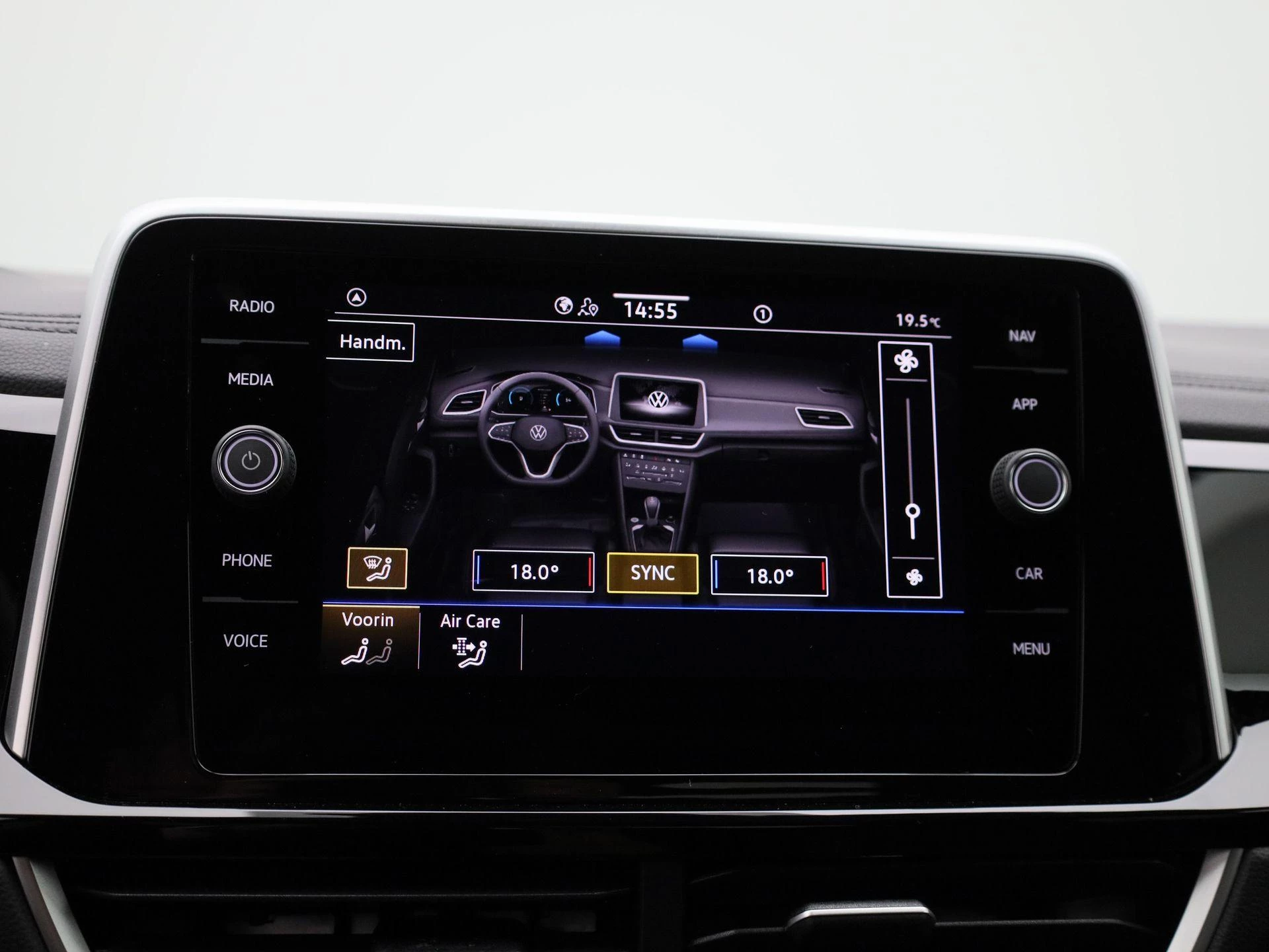 Volkswagen-T-Roc-image-32