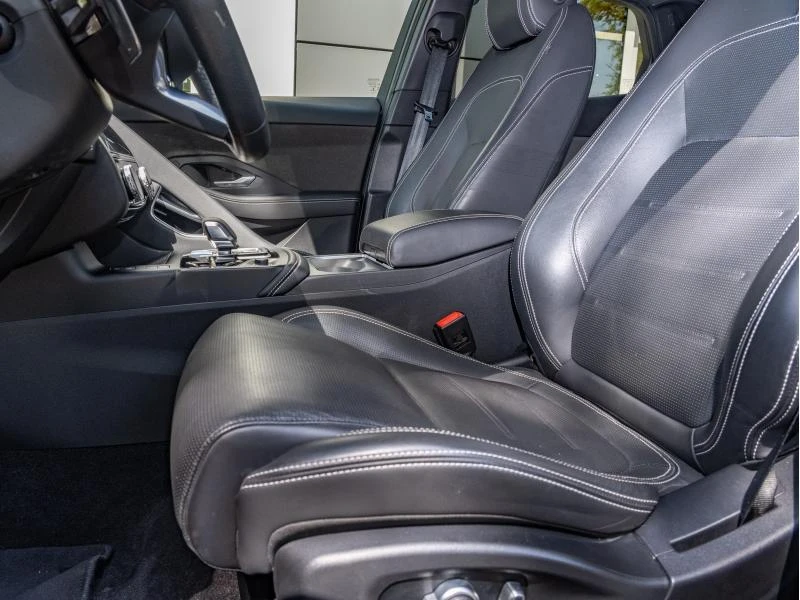 Jaguar-E-PACE-image-14