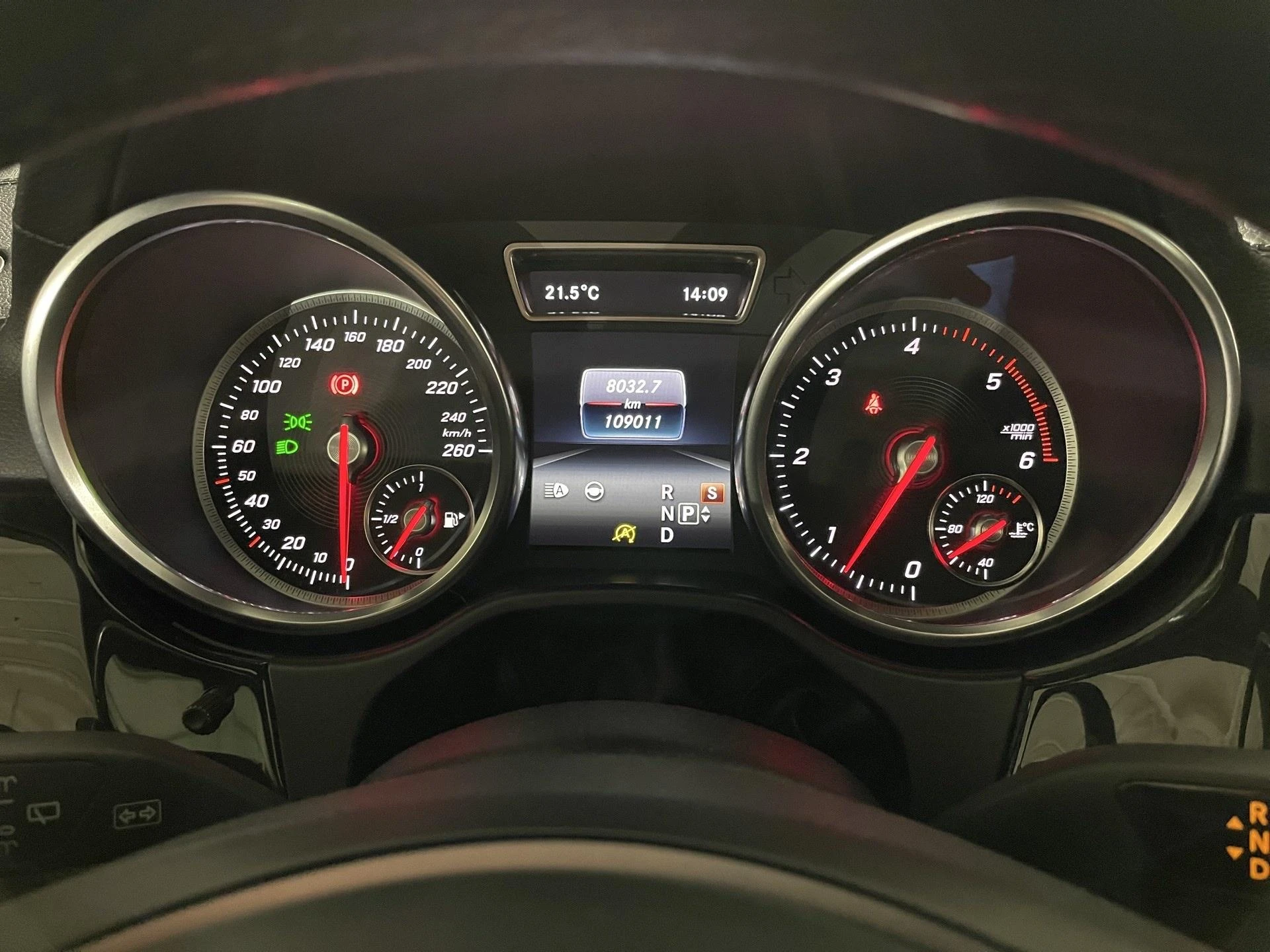 Mercedes-Benz-GLE-image-1