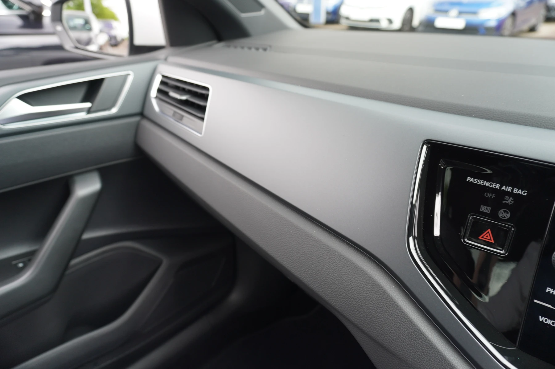 Volkswagen-Polo-image-21