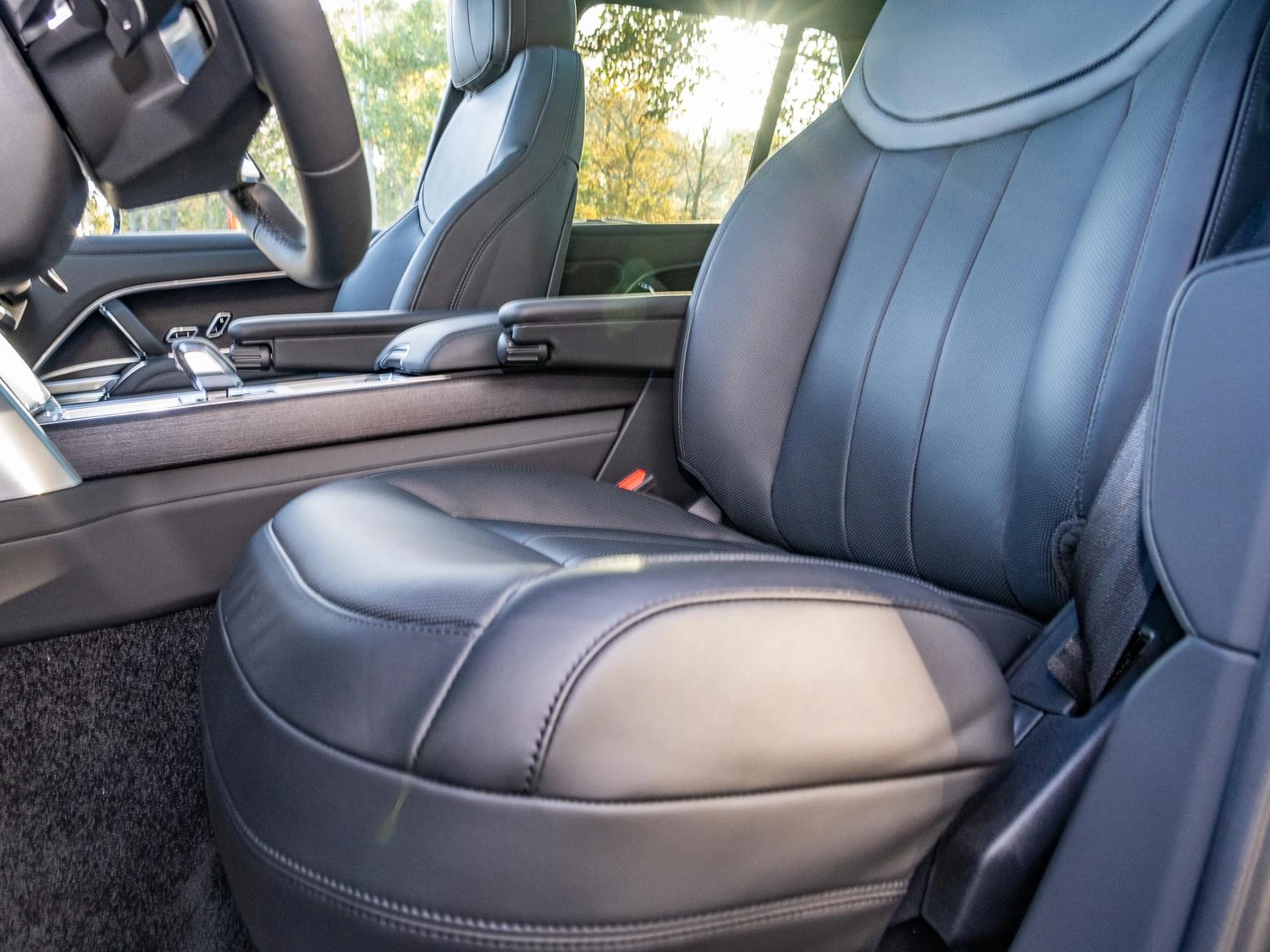 Land Rover-Range Rover-image-14