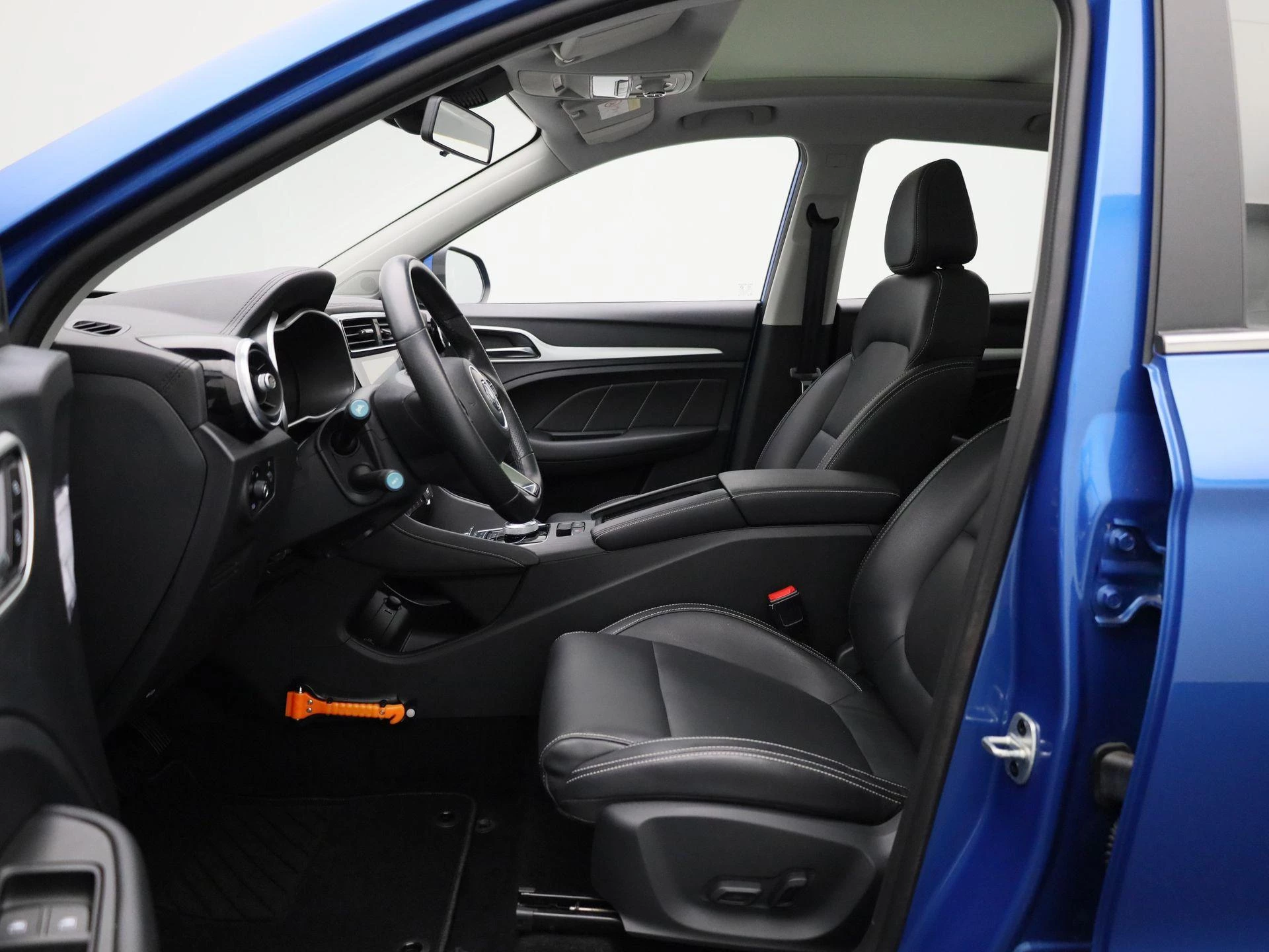 MG-ZS EV-image-8