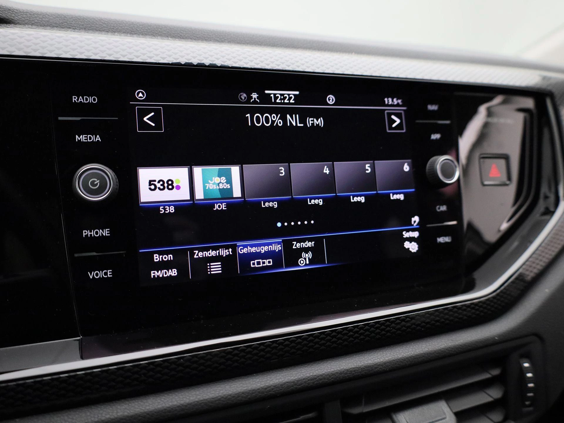 Volkswagen-Polo-image-24