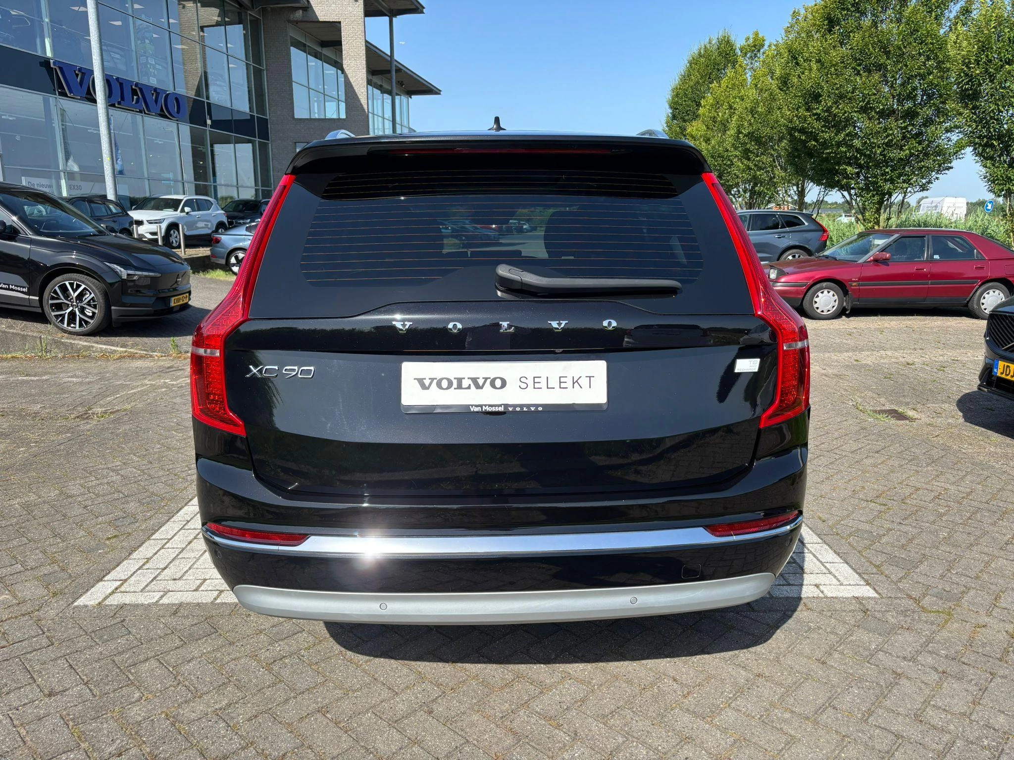 Volvo-XC90-image-16