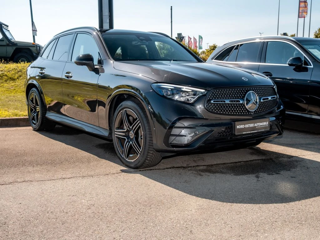 Mercedes-Benz-GLC 220 d-image-4