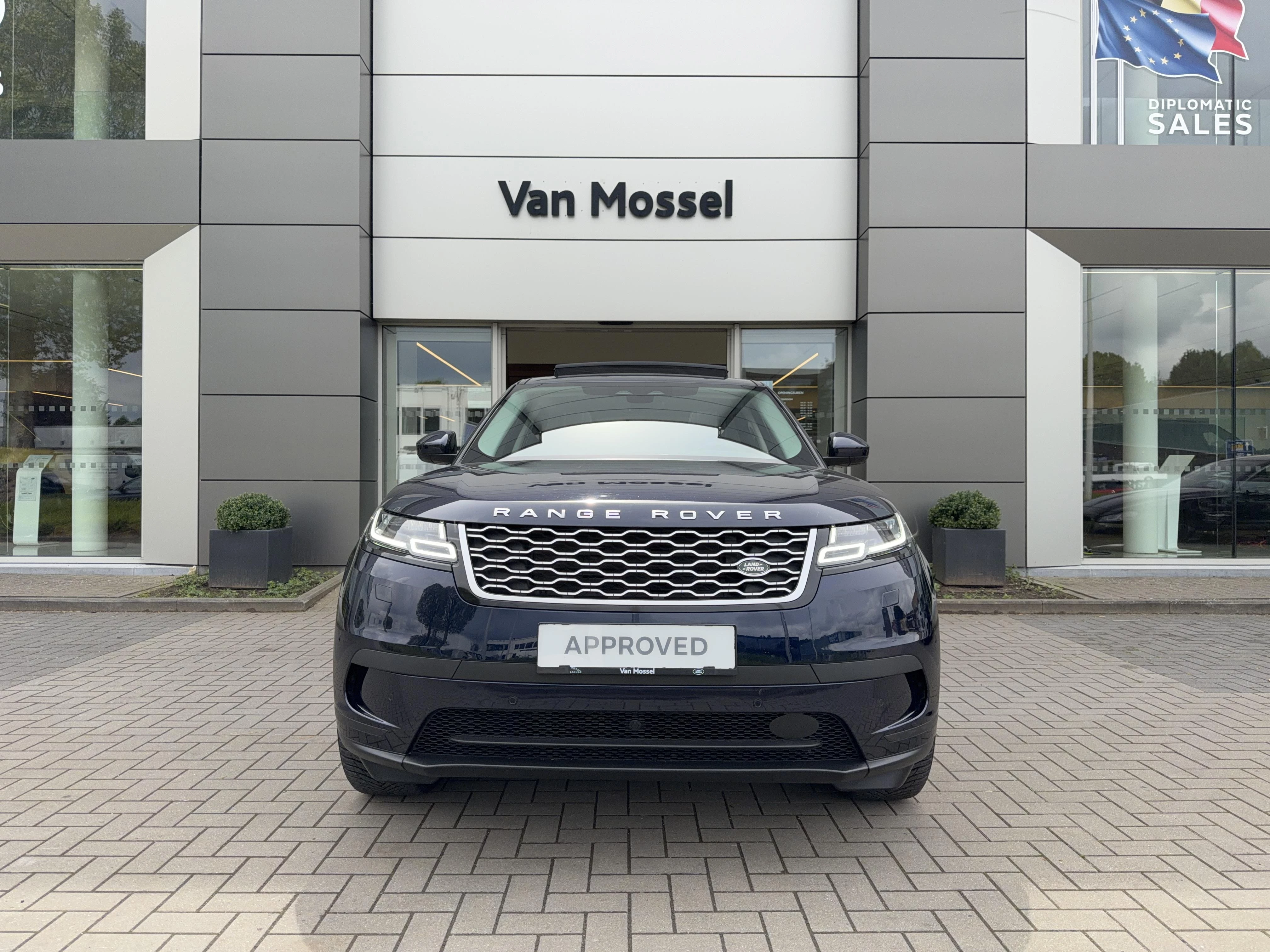 Land Rover-Range Rover Velar-image-2