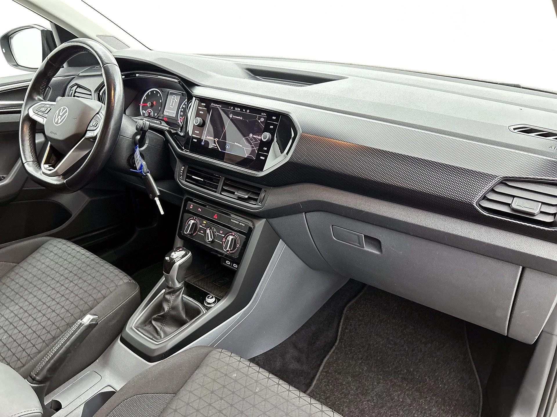 Volkswagen-T-Cross-image-25