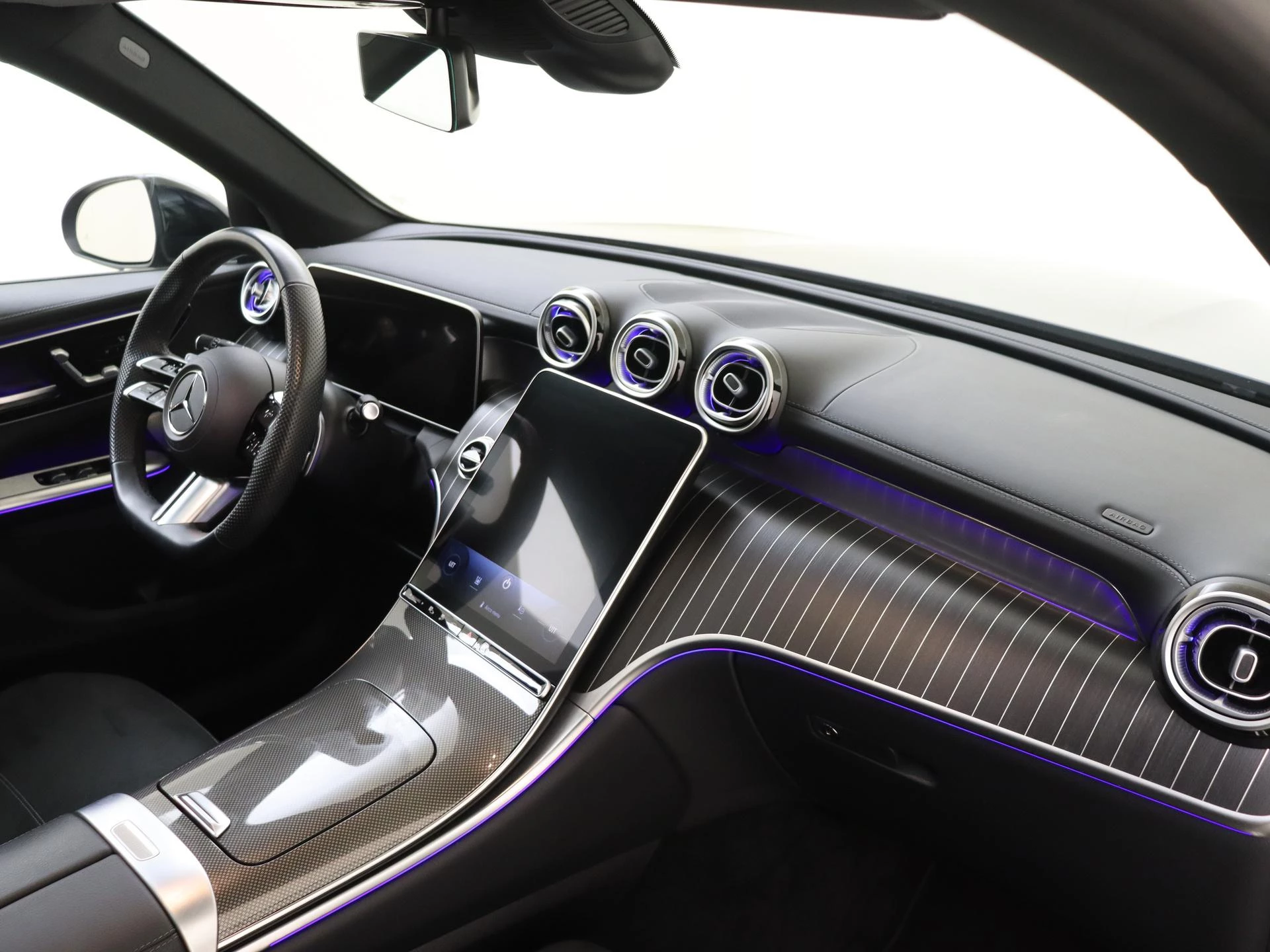 Mercedes-Benz-GLC-image-10