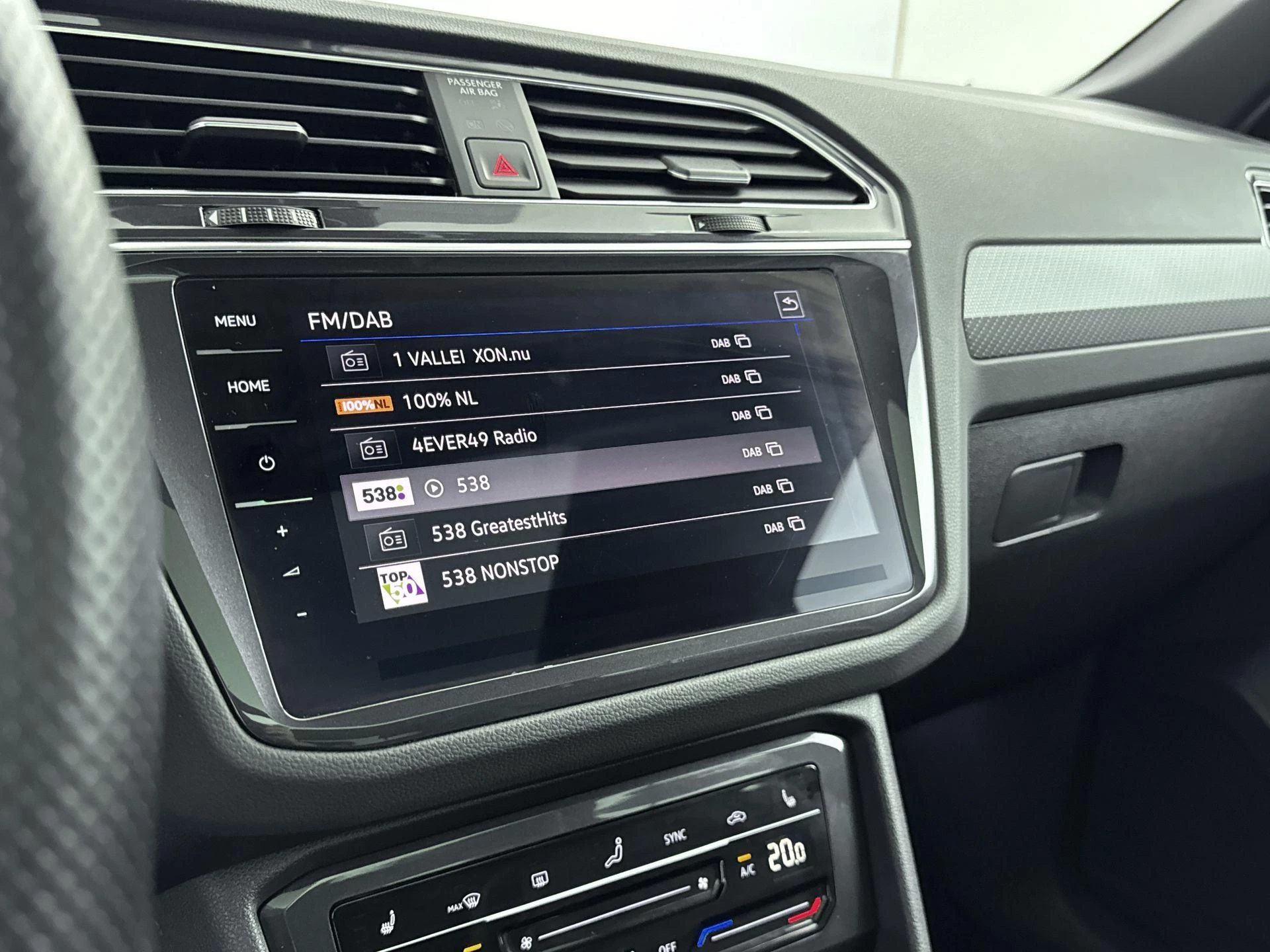 Volkswagen-Tiguan-image-14