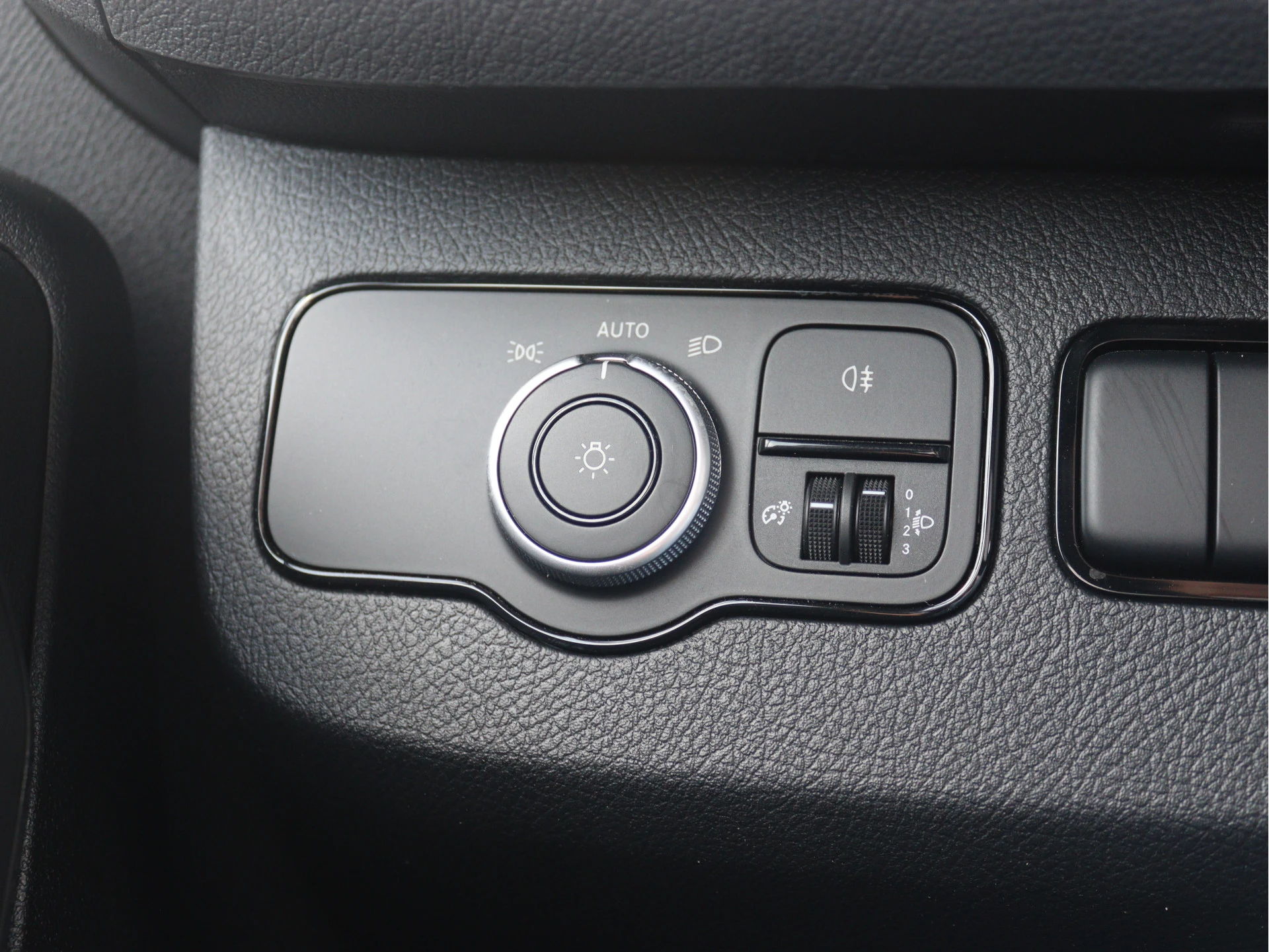 Mercedes-Benz-Sprinter-image-12